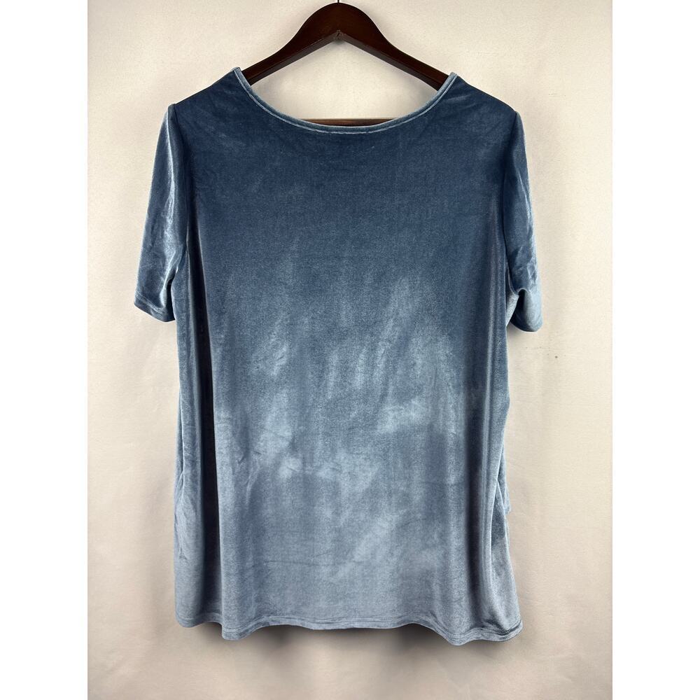 Women’s DG2 1X Silver Blue Velvet Short Sleeve Blouse - Picture 3 of 6